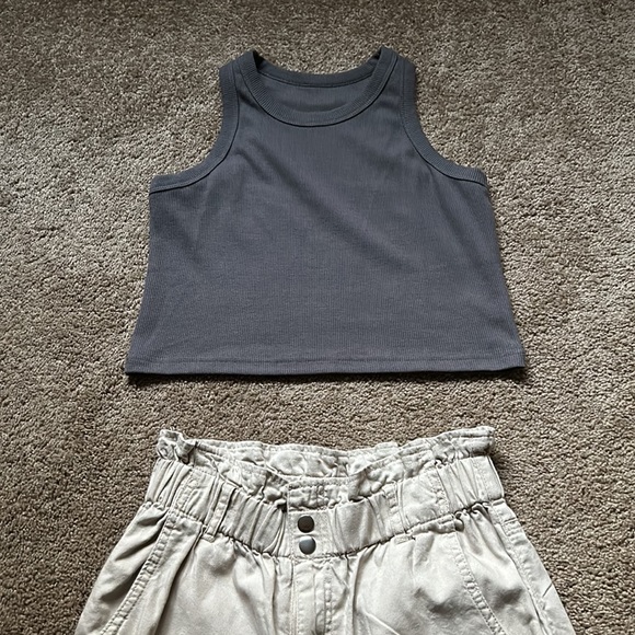 Midriff Top with High Waisted H&M Pants - Picture 2 of 15